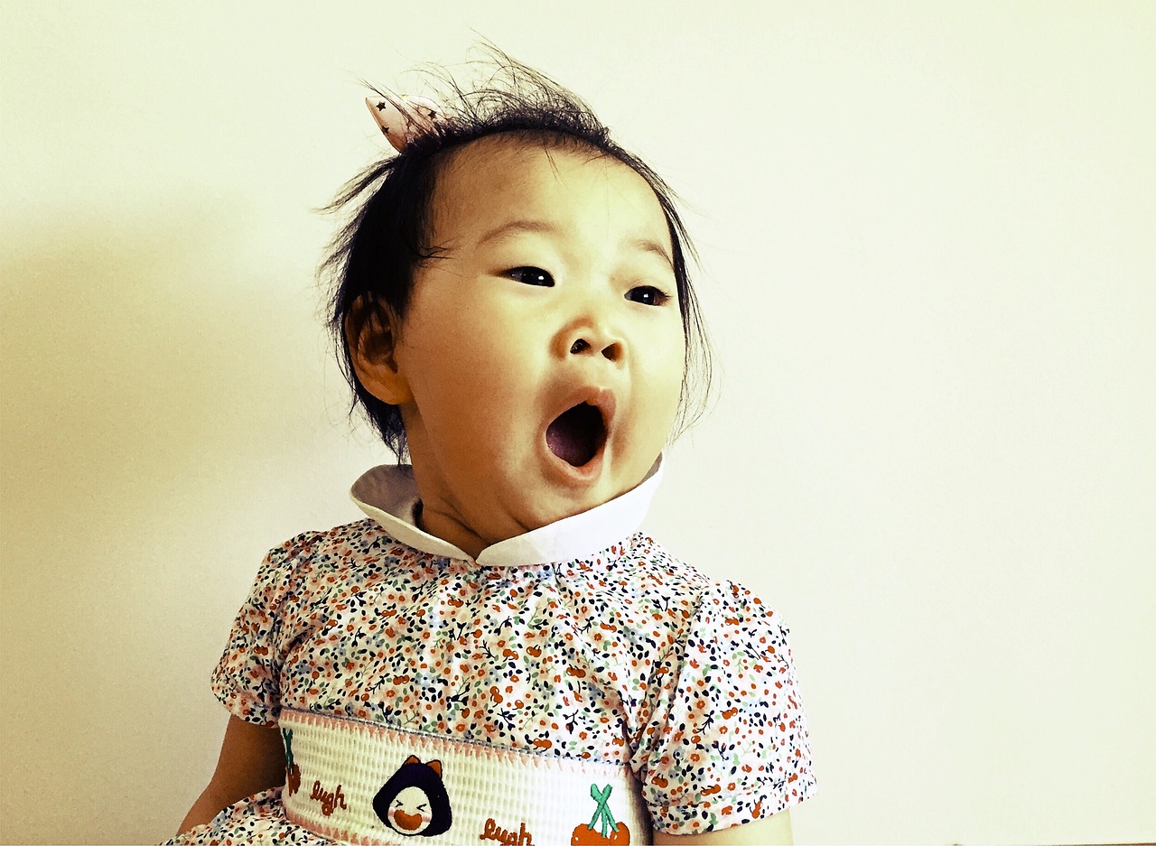 孕妈助孕服务生的婴儿头上有两个旋好吗（孕妈助孕服务生的婴儿头上长两个旋好吗）